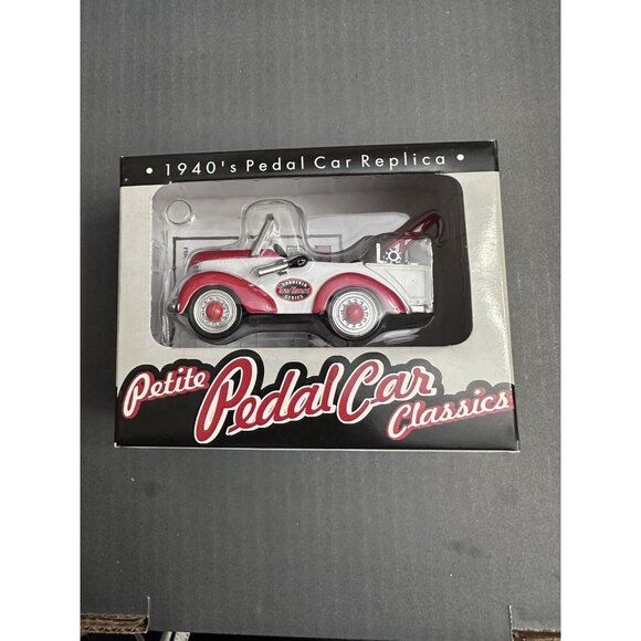 Crown Premiums Other - 1940's Pedal Car Replica Petite Pedal Car Classics 1:12 Scale Tow Truck